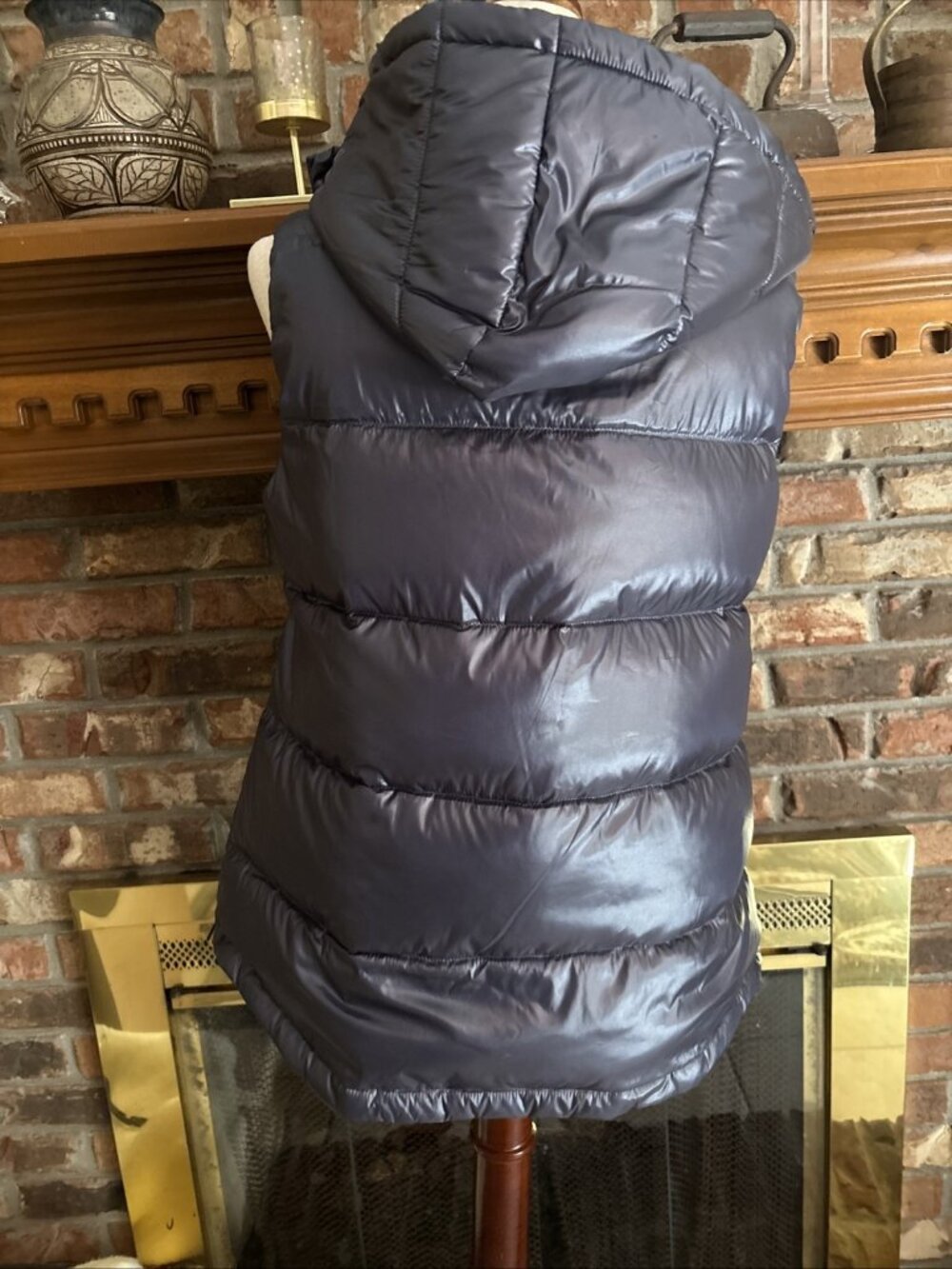 DKNY Sport Gray Down Shiny Puffer Vest New Size Small Sling Hiking Walking - Picture 5 of 10